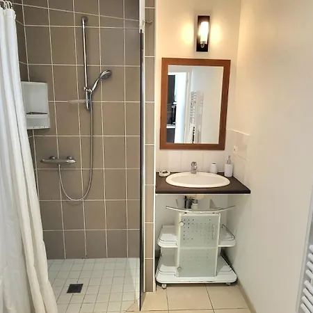 Thermale Et De Tourisme Les Acacias 1 ジョンザック